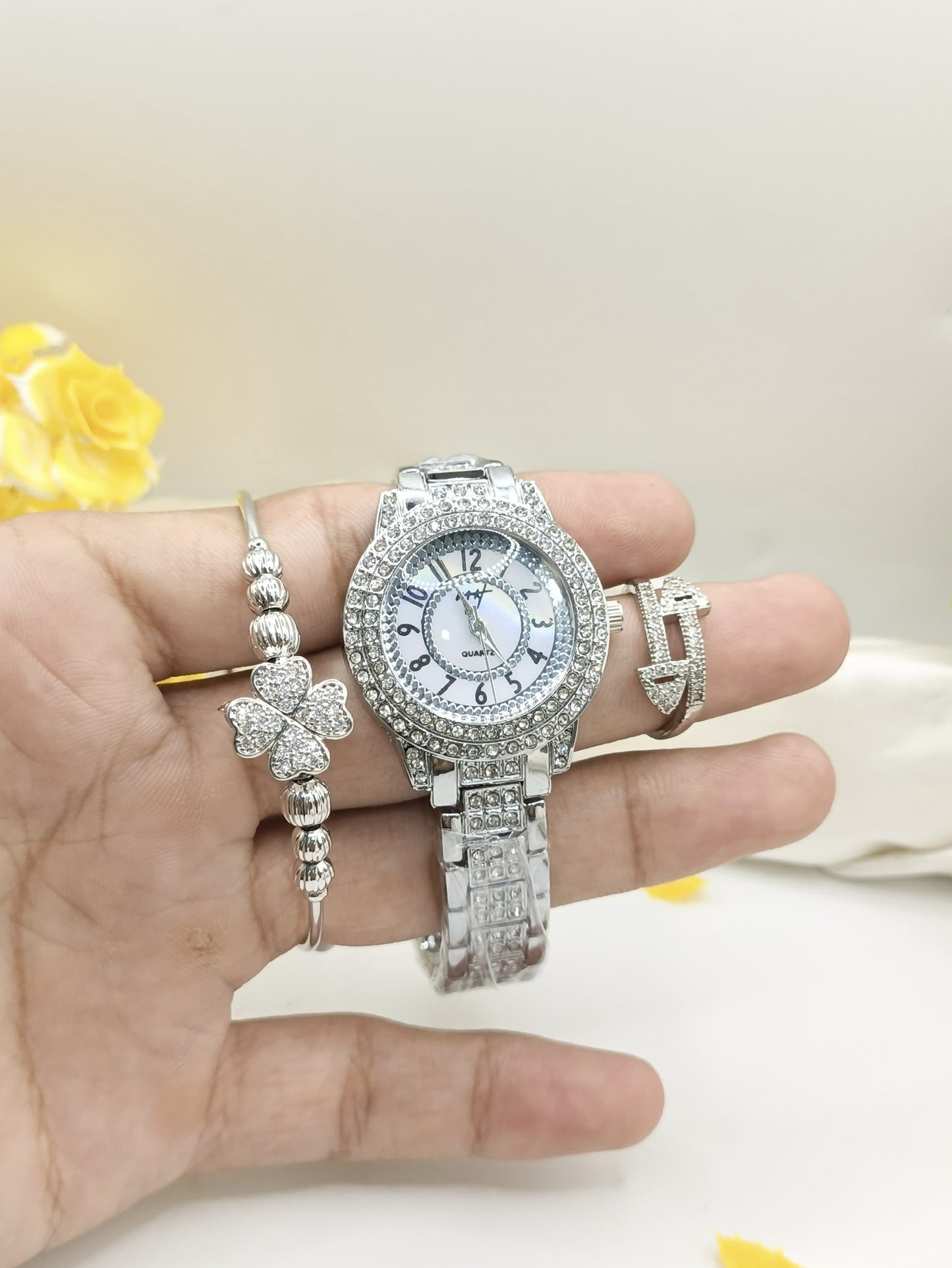 Silver Ladies Watch Set with Clover Bracelet & Ring – Mirror Glam