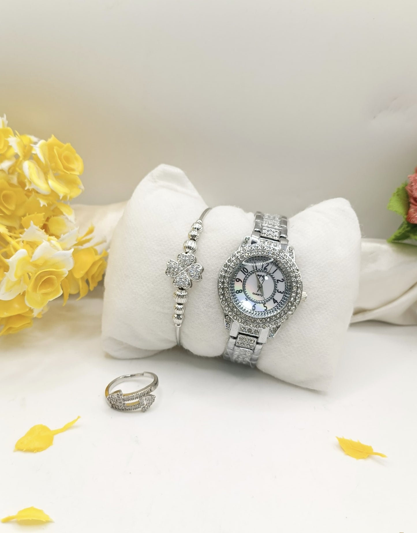Silver Ladies Watch Set with Clover Bracelet & Ring – Mirror Glam